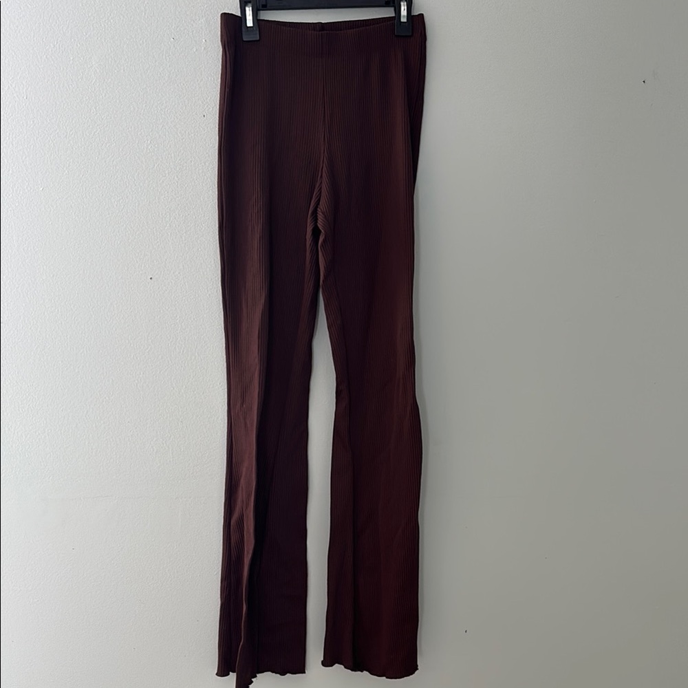 H&M brown ribbed lettuce edge pants